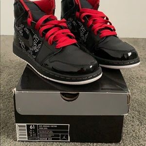 Air Jordan 1 Retro High (GS)  6.5y/8.5